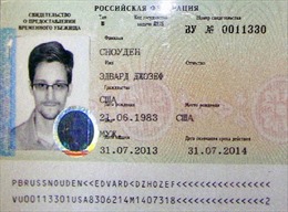Tình báo Nga dụ Snowden tới Moskva như thế nào?